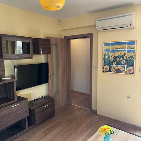 Apartment Rio Studio, варна, близо до центъра и морската градина Varna